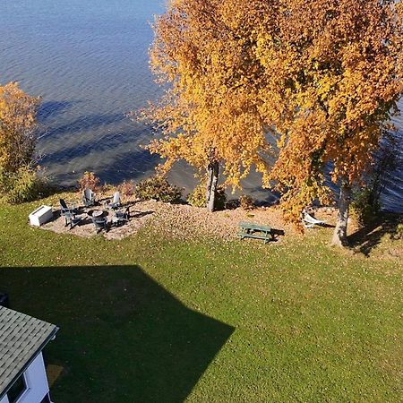 Spot Cache - Private Waterfront Cottage Papineauville Esterno foto